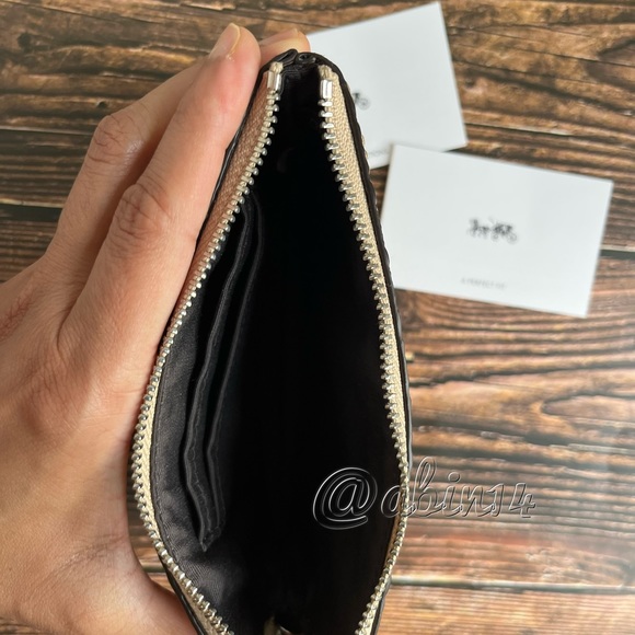 Coach Signature Embossed Patent Leather Corner Zip Wristlet Clutch - Picture 3 of 4